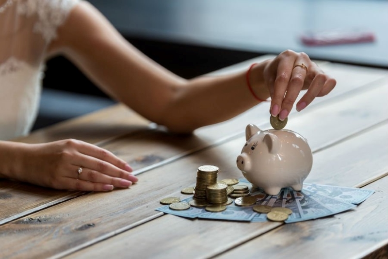 cách đặt tiệc cưới tiết kiệm