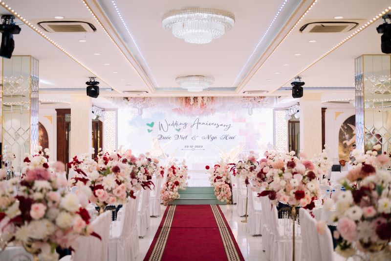 đặt tiệc cưới ban ngày hay buổi tối